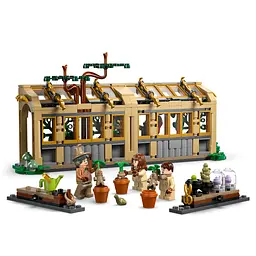Конструктор LEGO Harry Potter Замок Гогвортс: урок гербології 390 деталей (76445) - мініатюра 7