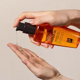 Олія для відновлення волосся на Daeng Gi Meo Ri Herbal Therapy Essence Oil 140 мл - мініатюра 3