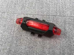 Вело фара передня та задня Bike Light 025 велосипедний акумуляторний ліхтар на велосипед з кріпленням - мініатюра 8