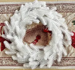 Вінок новорічний різдвяний Hvoya Traditional з литої хвої білий 40 см - мініатюра 3