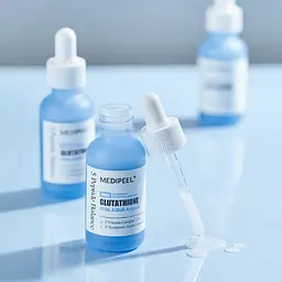 Освітлююча сироватка для обличчя Glutathione Hyal Aqua Ampoule Medi-Peel 30 мл - мініатюра 3