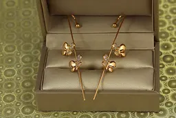Сережки кафи Xuping Jewelry метелики на стеблі 5,7 см золотисті