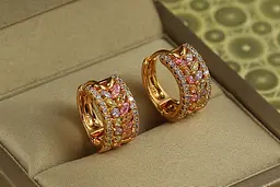 Сережки Xuping Jewelry родюче поле з різнокольоровими каменями 1,5 см золотисті