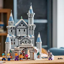 Конструктор LEGO One Piece Битва біля замку Драм 1038 ел. (75645) - мініатюра 8