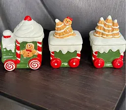Набір новорічних банок 3 шт BonaDi 928-111 Паровозик для сипучих продуктів кераміка 450 мл 300 мл 300мл - мініатюра 5