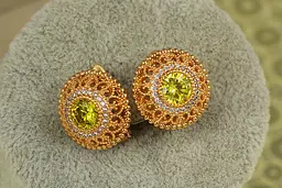 Сережки Xuping Jewelry Бароко з салатовим каменем 1,6 см золотисті