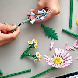 Конструктор LEGO Botanicals Мініатюрний сонячний букет 373 деталі (10347) - мініатюра 10