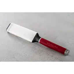Тертка для спецій KitchenAid Coreline з чохлом червона (KAG321OHERE) - мініатюра 5