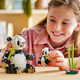 Конструктор LEGO Creator Дикі тварини сімейство панд 626 деталей (31165) - мініатюра 4