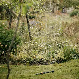 Дощувач Fiskars осцилюючий Fiskars Solid M (1070835) - мініатюра 4