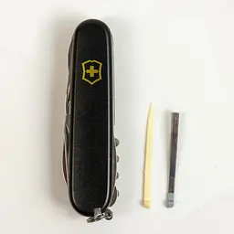 Ніж Victorinox Huntsman Mat 91мм 15функ чорн.мат/жовт.лого - мініатюра 9