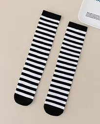 Шкарпетки дитячі смугасті чорно-білі 3-12 років One Size 4201