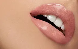 Помада для губ Pupa Miss Ultra Brilliant відтінок 101, 2.4 мл (245101) - мініатюра 2