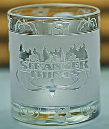 Скляна чашка 320 мл Stranger Things Дивні дива з гравіюванням Подарунок фанату серіалу Кружка з логотипом векна демогорган - мініатюра 3