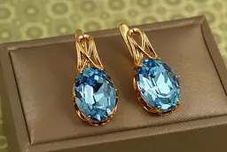Сережки Xuping Jewelry Гранд із блакитним каменем 3,1 см золотисті