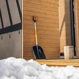 Лопата для прибирання снігу Fiskars полегшена X-series ™ (1057177) - мініатюра 10