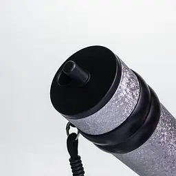 Термочашка Everything goes 800 мл з трубочкою та силіконовим ремінцем, сріблястий Yiwu HP-GM-12 - мініатюра 6