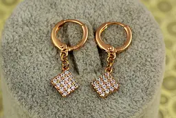 Сережки Xuping Jewelry підвіски ромбики з камінчиками 2.8 см золотисті