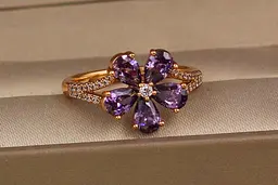 Кільце Xuping Jewelry квітка з фіолетовим каменем р 19 золотисте