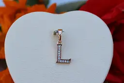 Кулон Xuping Jewelry літера L 1,2 см золотистий