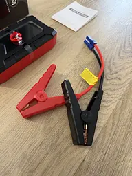 Портативний пусковий пристрій для авто (Бустер) 12V з РК-екраном та LED-ліхтарем (Бензин до 5.0L, Дизель до 3.0L) - мініатюра 4