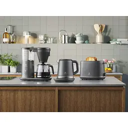 Електрочайник Electrolux 1.7 л Strix метал підтримка температури чорний матовий kuh0015323 - мініатюра 7