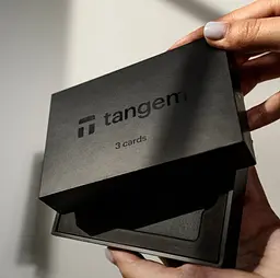 Оригінальний криптогаманець Tangem Wallet 2.0 Black набір із 3 чорних карт - мініатюра 4