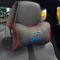 Подушка на підголівник з логотипом Geely Екошкіра 3D Кольоровий лого Чорна-Червоний кант 1 шт