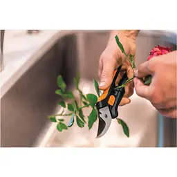 Секатор для квітів Fiskars Solid SP14 (1051601) - мініатюра 7