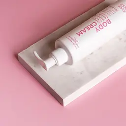 Крем для тіла Marie Fresh Cosmetics Must have Body Cream 250 мл - мініатюра 3