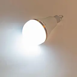 Лампа світлодіодна з акумулятором E27 New Emergency lamp 3x18650, смарт-лампочка — аварійна лампа - мініатюра 5