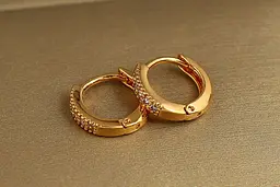 Сережки Xuping Jewelry колечки з камінчиками 11 мм золотисті