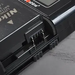 Універсальний зарядний пристрій Soshine SC-M20 з LCD дисплеєм (для фотоапаратів, відеокамер) - мініатюра 7