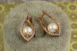 Сережки Xuping Jewelry дужки з перлиною 2,3 см золотисті - мініатюра 2