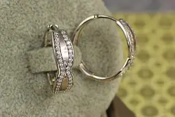 Сережки кільця Xuping Jewelry пісочний годинник 2.2 см сріблясті - мініатюра 3