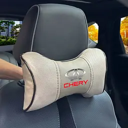 Подушка на підголівник з логотипом Chery Екошкіра 3D Кольоровий лого Бежева-Коричневий кант 1 шт
