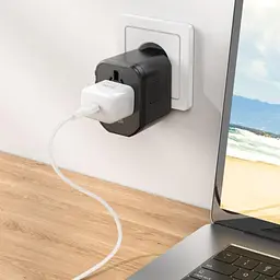 Універсальний зарядний пристрій Hoco AC15 Walker Three-Port PD20W(1C2A) Universal Conversion Charger Black - мініатюра 8