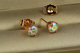 Сережки гвоздики Xuping Jewelry фіаніт хамелеон в обідку з точок 5 мм золотисті