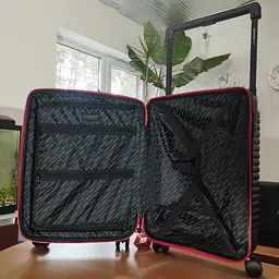 Валіза маленька під ручну поклажу Swissbrand Nara (S) ABS-Plastic Black/Red (SWB_LHNAA010S) - мініатюра 2