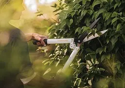 Набір Fiskars: Ножиці для кущів White HS53+ Ножиці для трави White GS41 - мініатюра 4