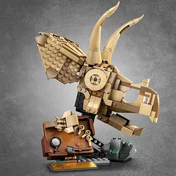Конструктор LEGO Jurassic World Скам'янілості динозаврів: череп трицератопса 468 деталей (76969) - мініатюра 5