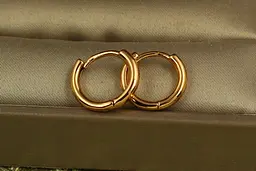 Сережки Xuping Jewelry гладкі кільця з округлими краями 1.3 см золотисті