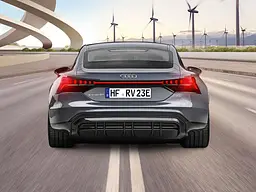 Машинка Revell Car Audi e-tron GT 1/24 RC Scale на управлінні синій 24668 - мініатюра 8