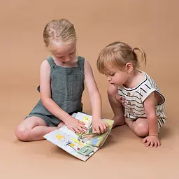 Розвиваюча м'яка книжка Taf Toys  Бізібук зайченятка (13355) - мініатюра 8