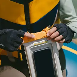 Чохол для телефону Naturehike CNK2300BS015 водонепроникний темно-зелений - мініатюра 5