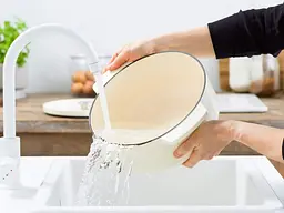 Каструля чавунна з кришкою KitchenAid 22 см 3,3 л колір мигдальний крем (CC006056-001) - мініатюра 5