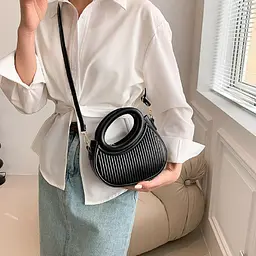 Стильна асиметрична сумочка з екошкіри Lilly P2-88148A чорна