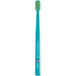 zubna-shchitka-curaprox-ultra-soft-5460-biriuzova-z-salatovym