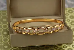 Браслет бенгл Xuping Jewelry Марлезон 60 мм на руку від 17 до 19 см золотистий