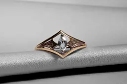 Каблучка з червоного золота з топазом і діамантами 18 K-0389